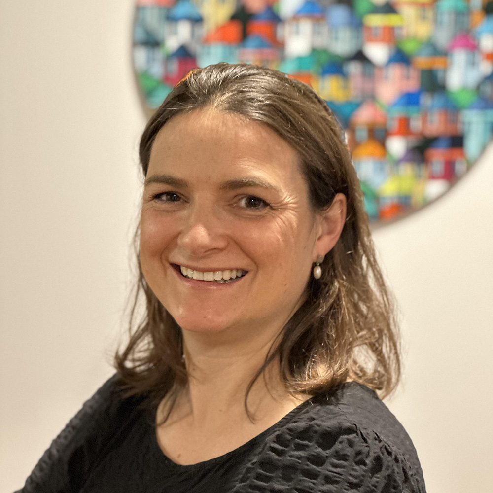 Dr Nina Scott Dr Nina Scott
